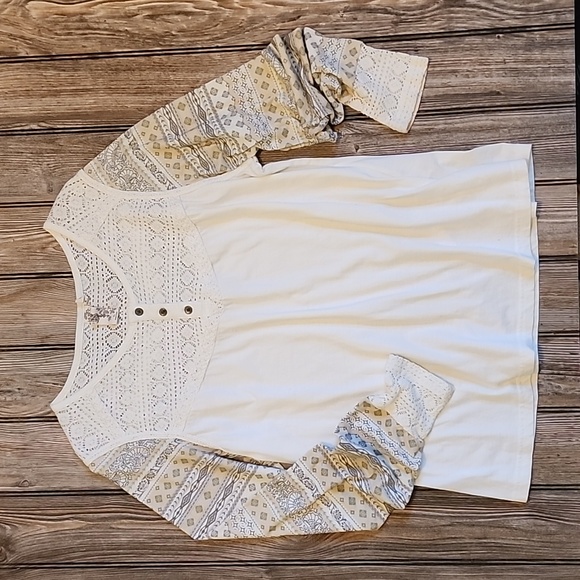 adventura Tops - Adventura brand organic cotton Henley with lace yoke